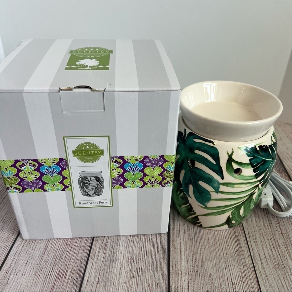 Scentsy Rainforest Fern Warmer NIB